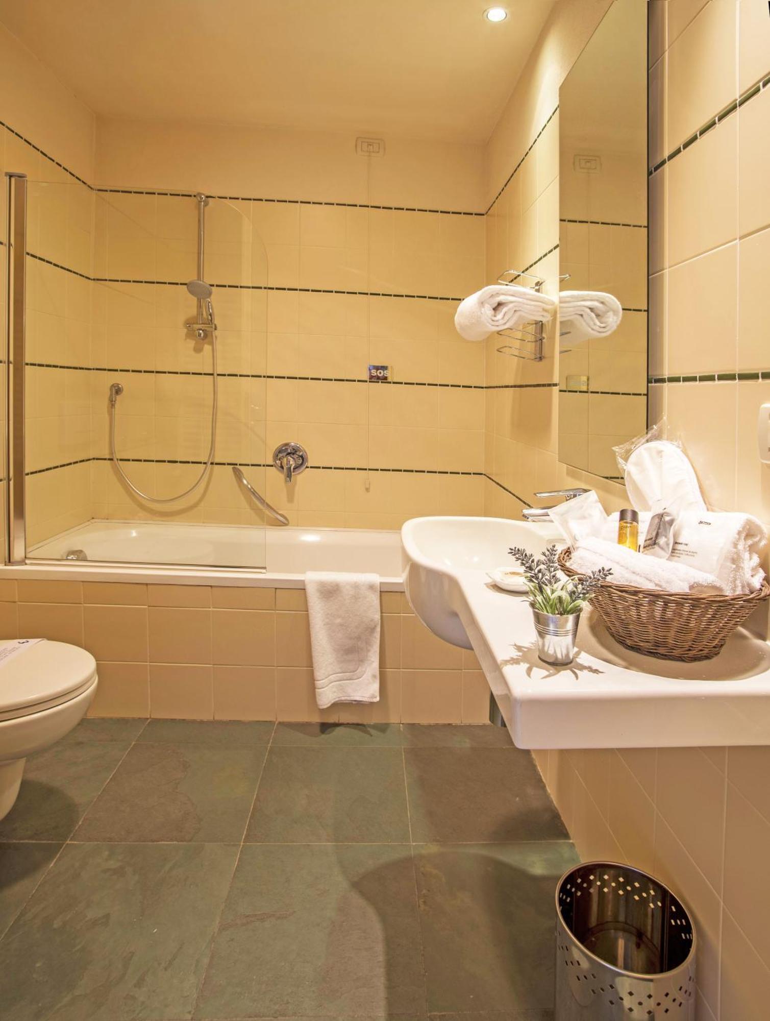 Hotel Antico Podere Propano Салуцо Екстериор снимка