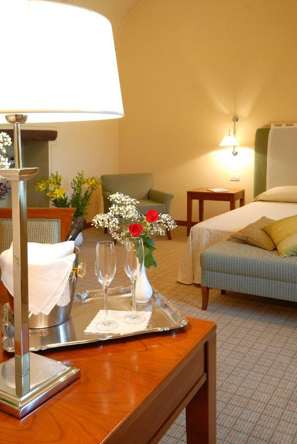 Hotel Antico Podere Propano Салуцо Екстериор снимка
